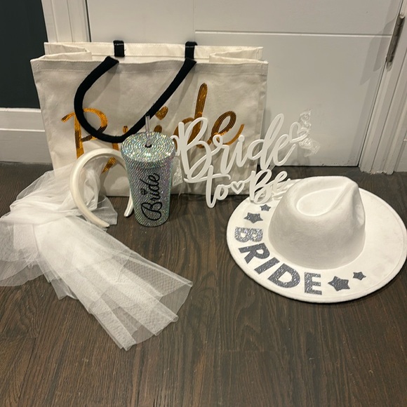 Bride Gift Set: Bag, Hat, Headband/Veil, Tumbler, & Sign - Picture 1 of 16